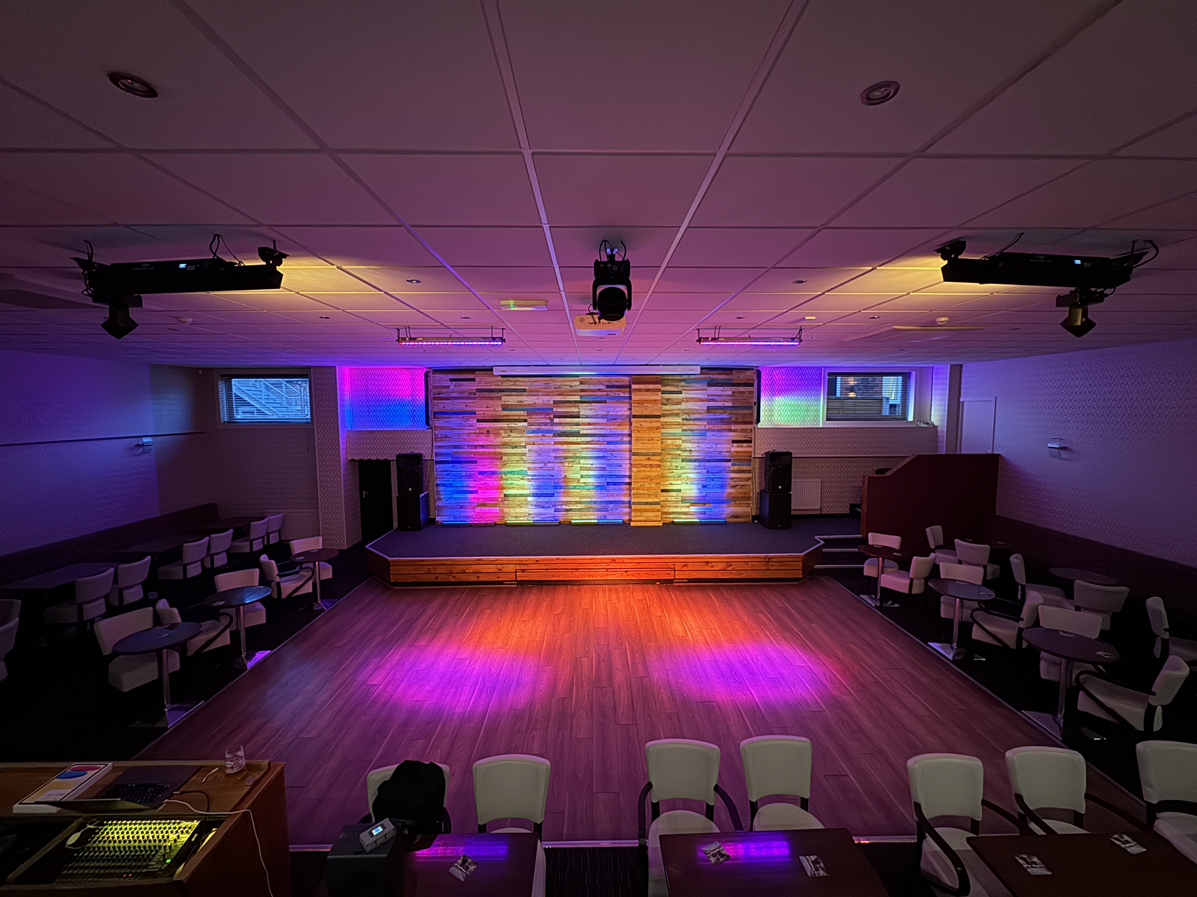 2026 party-scene lighting